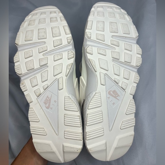 Nike Air Huarache 'Sail Fossil Stone’ Women’s Size 9 - Picture 7 of 9